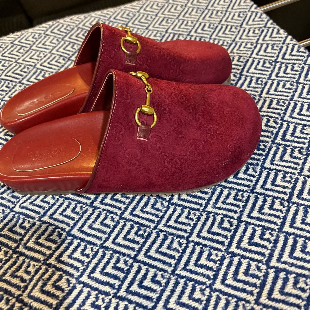 Elegant Red Women's Mules with Gold Accent